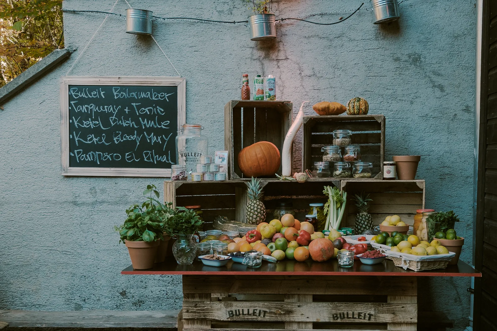 Bulleit Indian Summer 2017 — Lange Tafel und Gäste